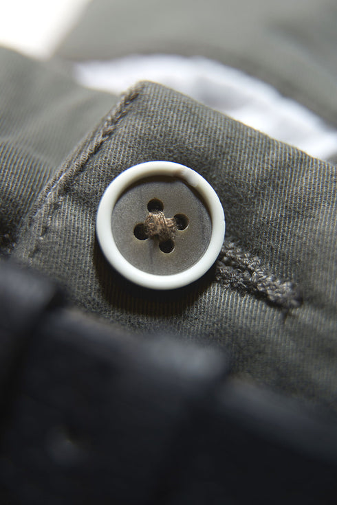 J.LIND - CLASSIC MEN CHINOS | DK ARMY / GREEN