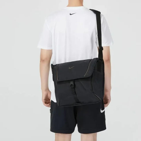 Nike Essentials Messenger Bag – Black Sporty Shoulder Bag