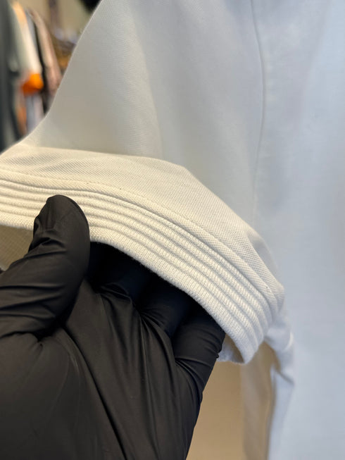 LACOSTE – CLASSIC POLO SHIRT WITH STRIPED COLLAR & EMBROIDERED LOGO | WHITE