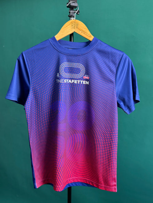 TINESTAFETTEN BLUE DRY - FIT PERFORMANCE TEE - RED DOT EDITION | SALE