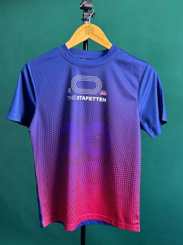 TINESTAFETTEN BLUE DRY - FIT PERFORMANCE TEE - RED DOT EDITION | SALE