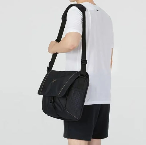 Nike Essentials Messenger Bag – Black Sporty Shoulder Bag