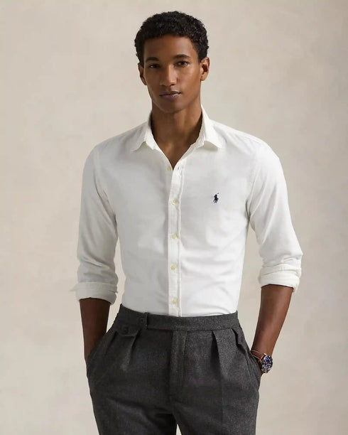 Polo Ralph Lauren garment-dyed Oxford shirt in white – classic and stylish men’s wear.