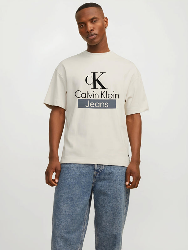 CALVIN KLEIN JEANS VARSITY LOGO T-SHIRT | WHITE