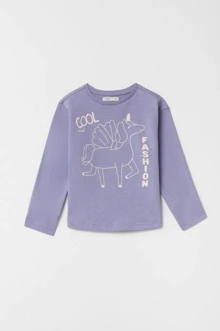 Sfera Selfie Top for kids & baby girls – Soft cotton t-shirt with a trendy design. Perfect for casual wear. Buy Sfera collection t-shirts in Pakistan today!