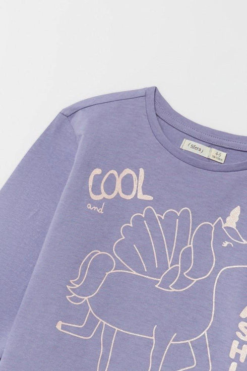 Sfera Selfie Top for kids & baby girls – Soft cotton t-shirt with a trendy design. Perfect for casual wear. Buy Sfera collection t-shirts in Pakistan today!