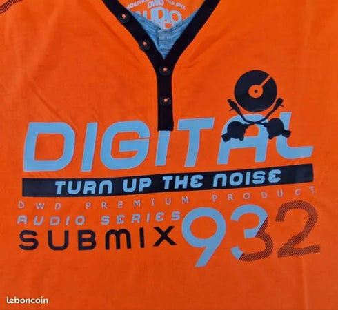 C&A ORANGE V-NECK T-SHIRT WITH FRONT GRAPHIC | ORANGE