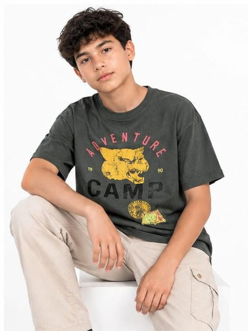 ALL BASIC PREMIUM ADVENTURE CAMP PRINT T-SHIRT | OLIVE GREEN