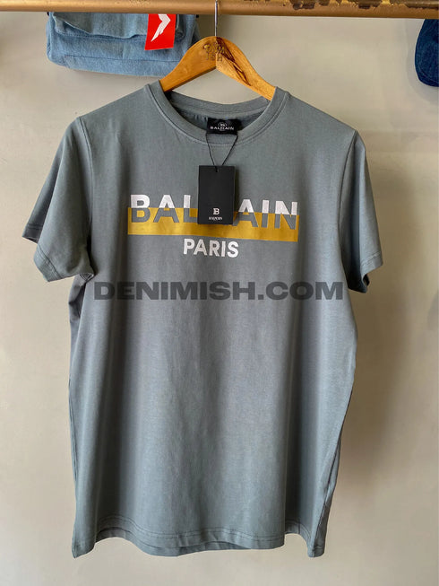 Balmain Paris grey men's t shirt with a classic round neck.