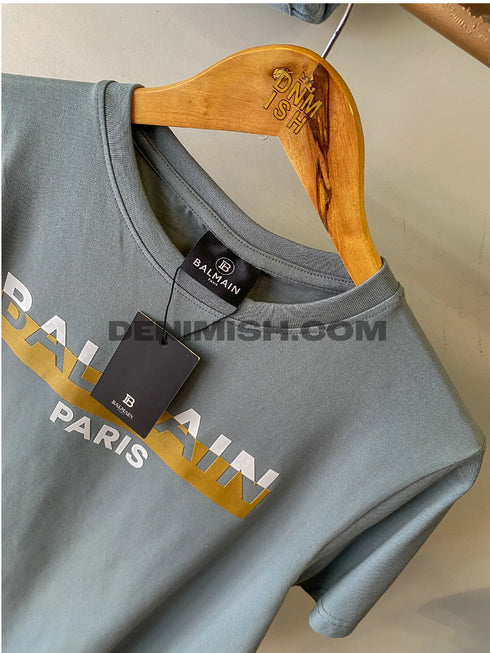 Balmain Paris grey men's t shirt with a classic round neck.