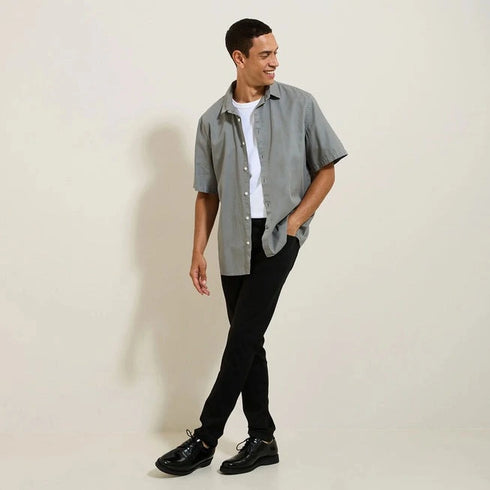 Jules UrbanFlex slim fit jeans in black for men.