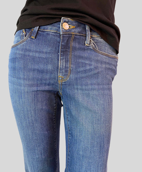 ALDI women's blue denim jeans – stylish, comfortable, and trendy fit.