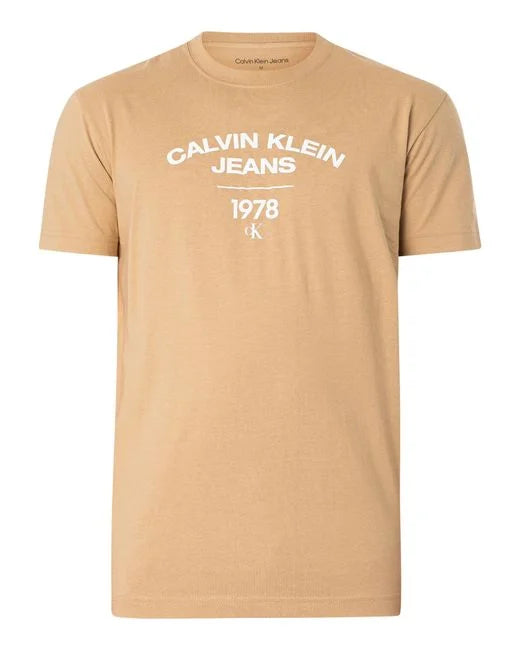 CALVIN KLEIN JEANS VARSITY LOGO T-SHIRT | ORANGE